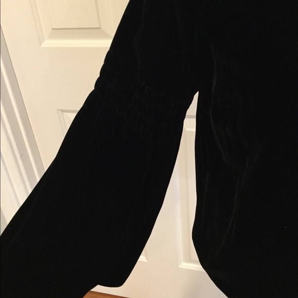 CAbi Black Opera Swing Velvet Cape S - Picture 4 of 8
